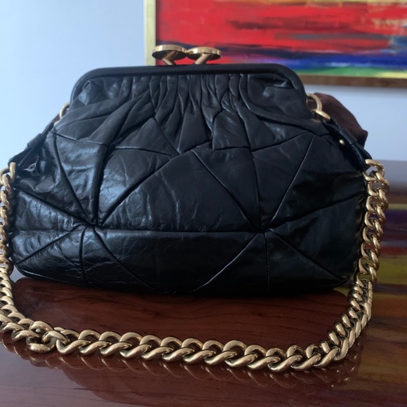 Marc Jacobs Couture Black Quilted Leather Top Clasp Bag w/Elegant Gold Chain ❤️ - Picture 1 of 10